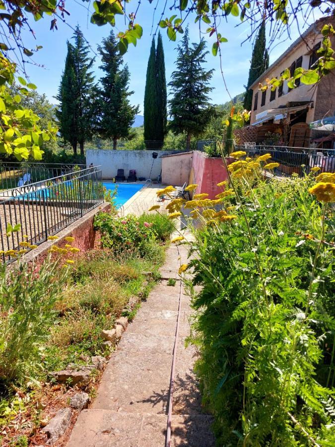 superbe logement au cœur Luberon proche du Colorado provencal dans une résidence au calme avec piscine, magnifique vu sur le Luberon depuis la terrasse Viens Extérieur photo