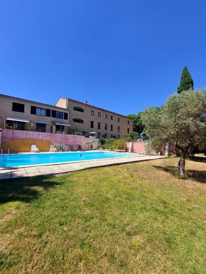 superbe logement au cœur Luberon proche du Colorado provencal dans une résidence au calme avec piscine, magnifique vu sur le Luberon depuis la terrasse Viens Extérieur photo