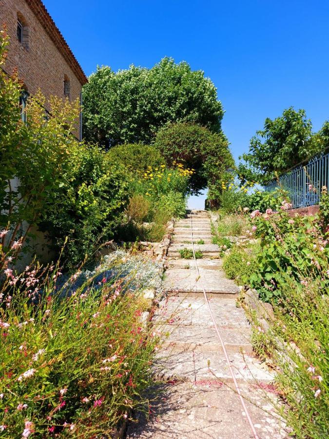 superbe logement au cœur Luberon proche du Colorado provencal dans une résidence au calme avec piscine, magnifique vu sur le Luberon depuis la terrasse Viens Extérieur photo