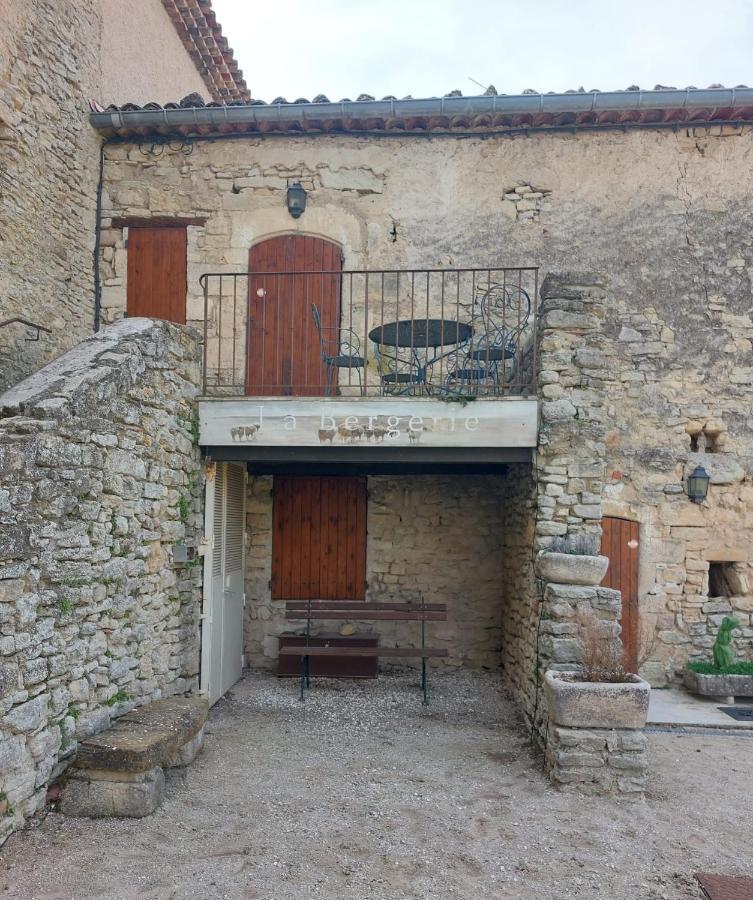 superbe logement au cœur Luberon proche du Colorado provencal dans une résidence au calme avec piscine, magnifique vu sur le Luberon depuis la terrasse Viens Extérieur photo